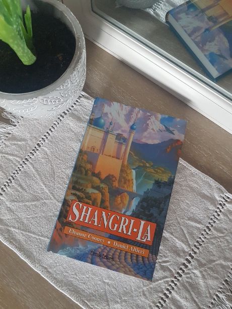 Livro "Shangri-La"