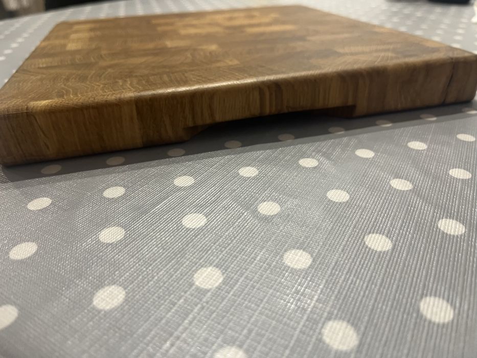 Deska do krojenia z litego dębu – układ czołowy (end grain)