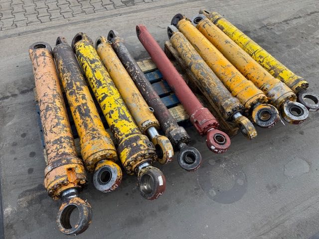 Siłownik hydrauliczny stary typ 1300 mm