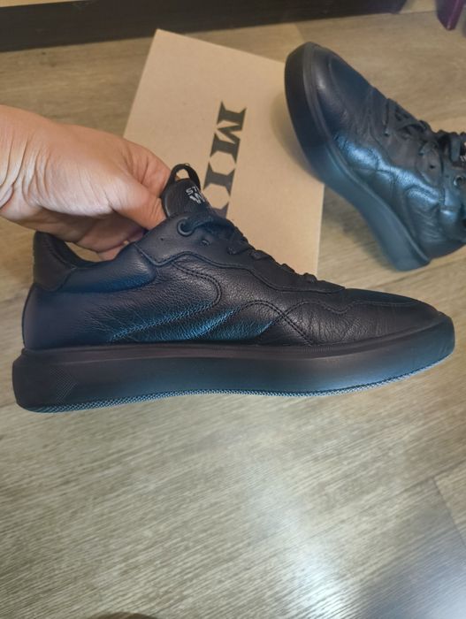 Кросівки шкіряні Mida 39