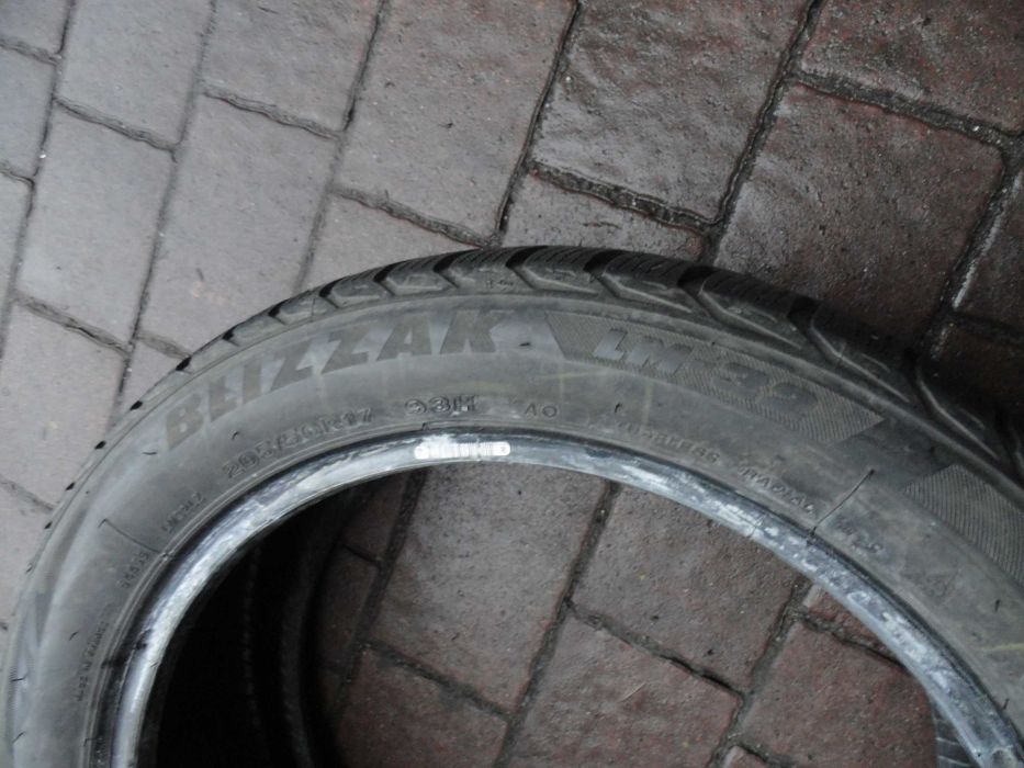 205/50R17 Bridgestone Blizzak LM-32