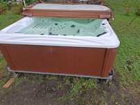 Jacuzzi,wanna z hydromasażem,spa.
Opis szczegółowy:Sprzedam duże