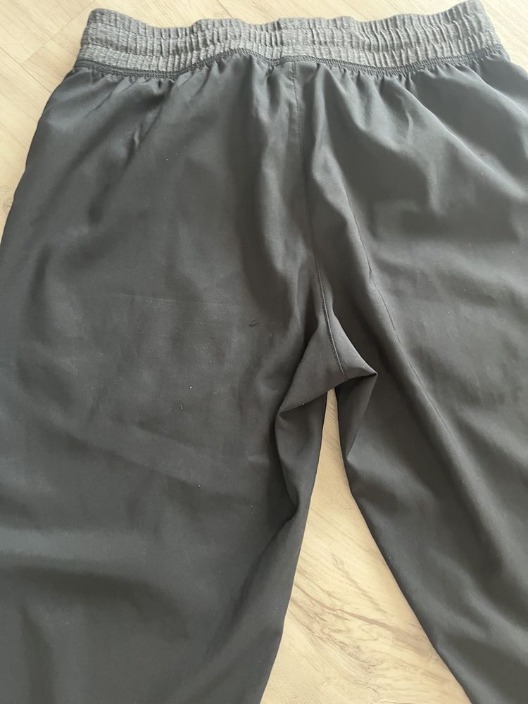 Czarne rybaczki spodnie Nike dri-fit S/M