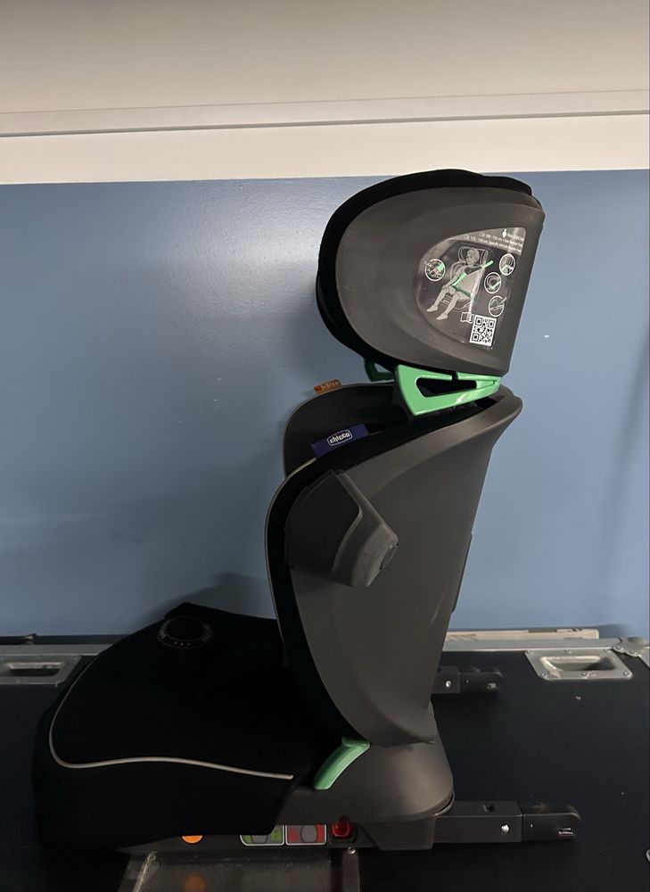 Cadeira auto Chicco I-Size com isofix