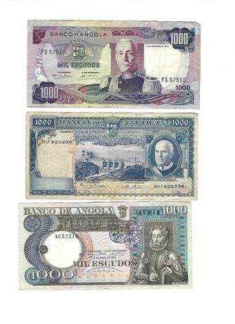 Lote de 3 notas de 1000 escudos de Angola, 70.72 e 73