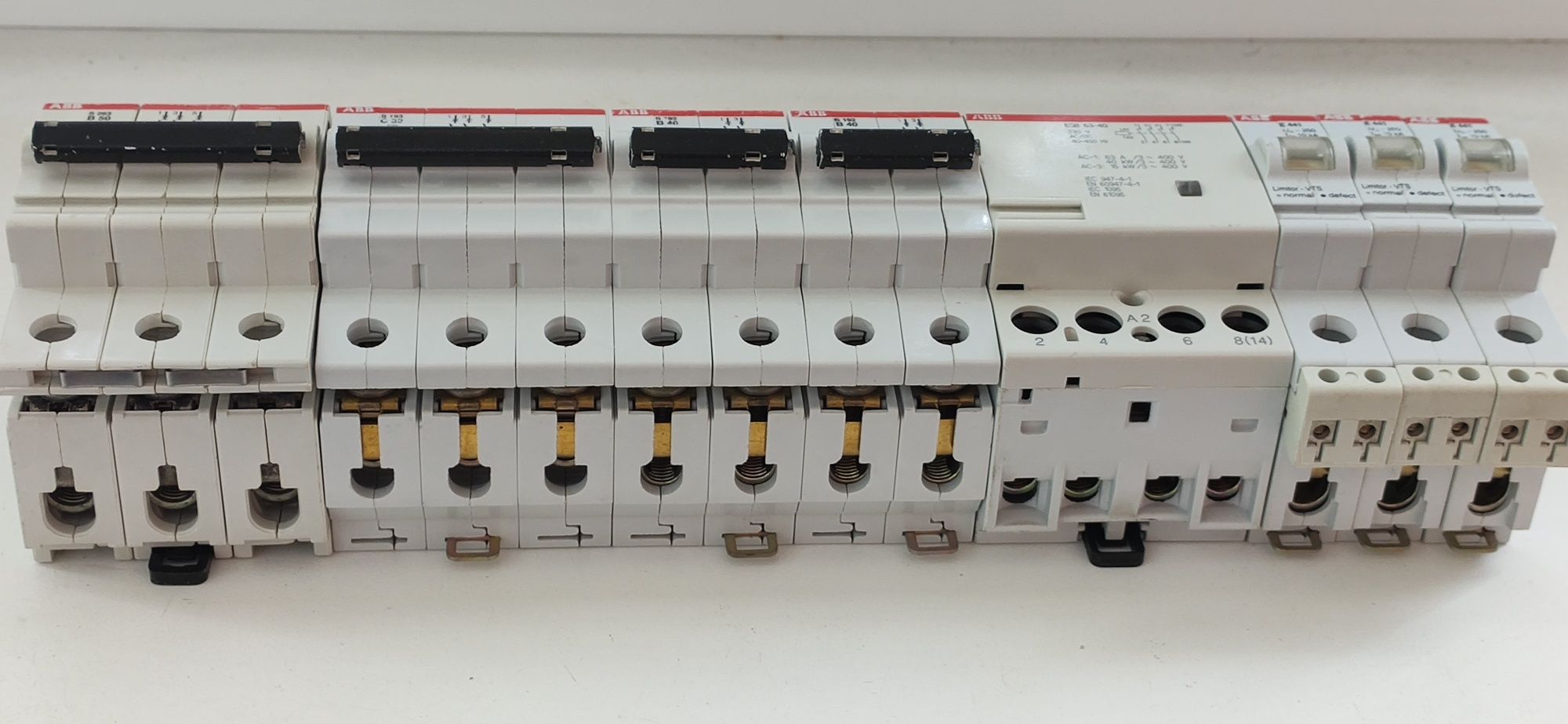 Автоматы контакторы молниезащиты ABB