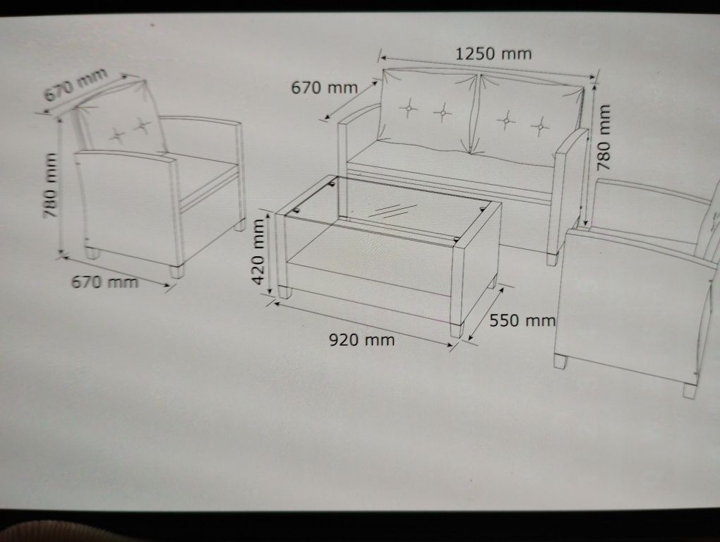 Dostępne meble ogrodowe sofa  plus dwa fotele i stolik