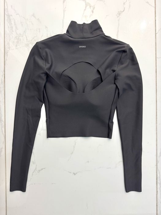 Топ oysho з вирізом на спині оригінал