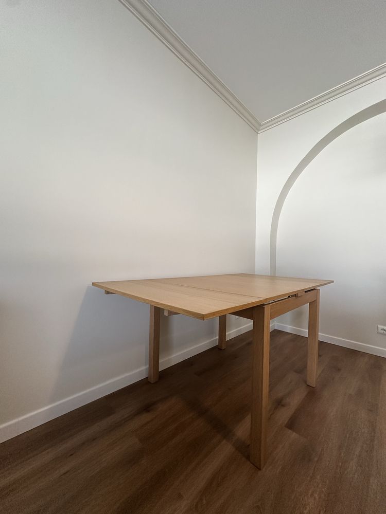 Mesa extensível em madeira efeito carvalho