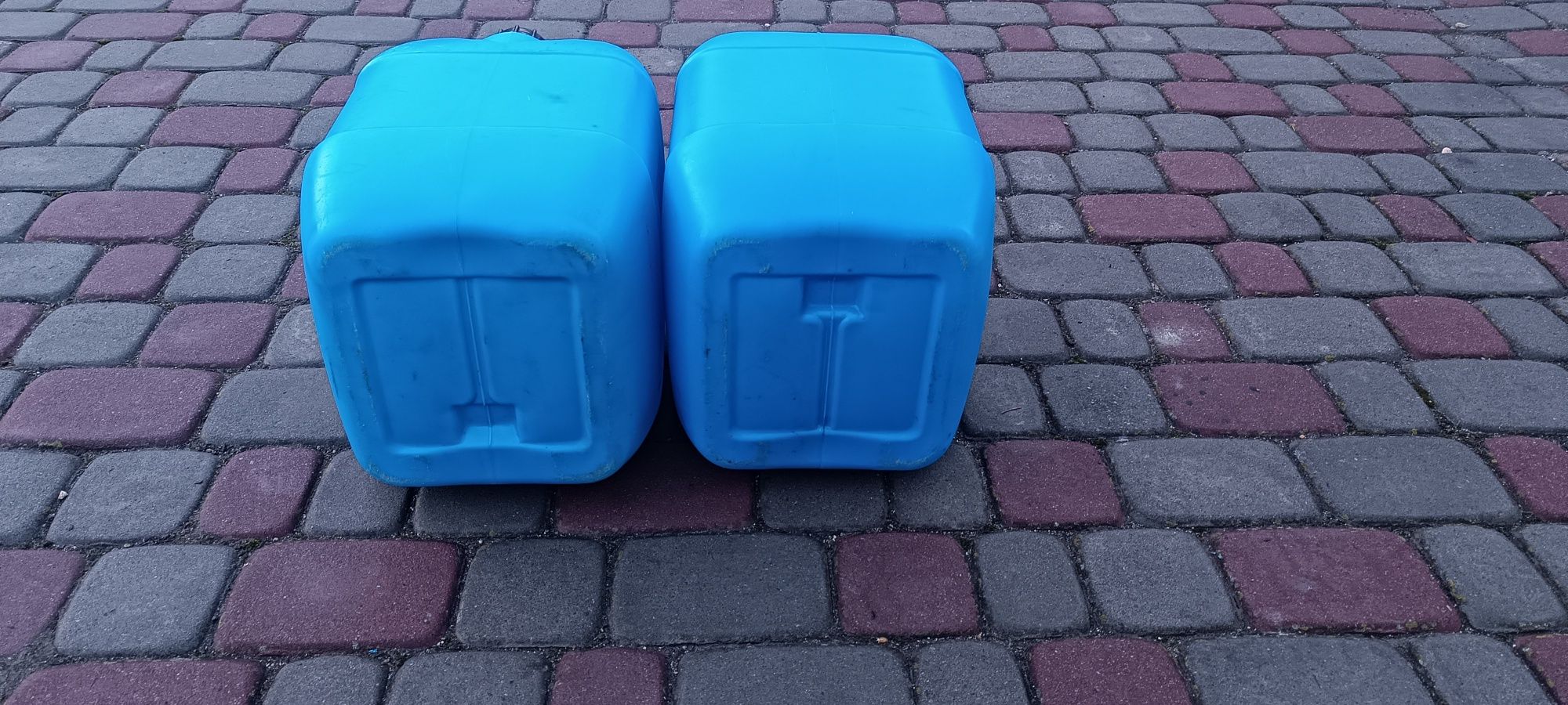 Каністри пластикові