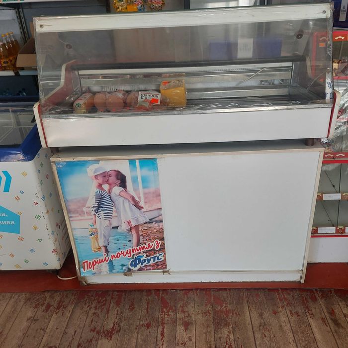 Холодильна вітрина