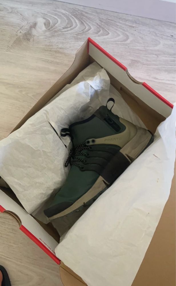 Ténis Nike Air Presto Mid Utility