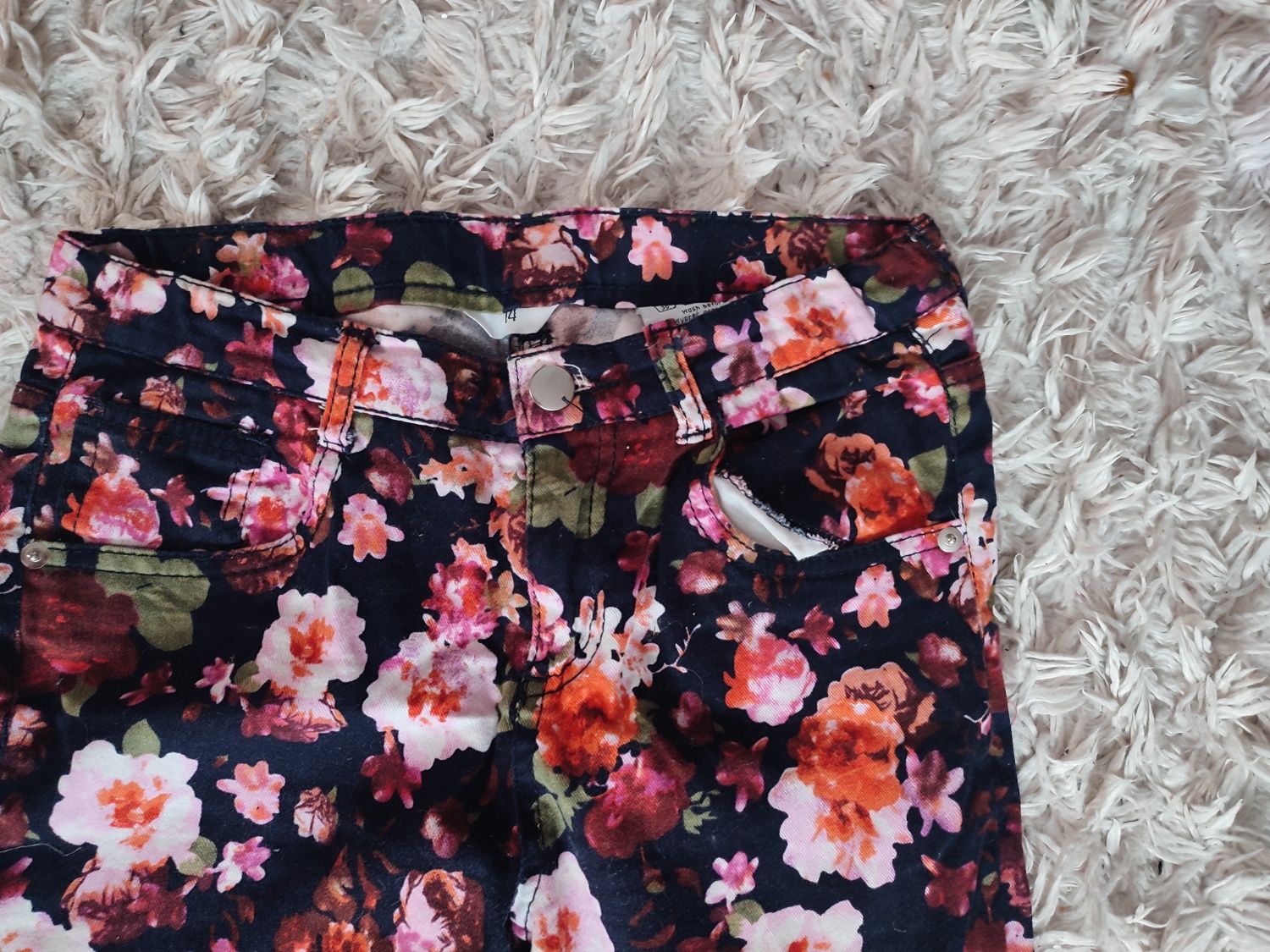 Spodnie kwiaty rurki