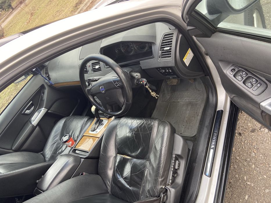 Продам  volvo xc90 2.4 d5 awd