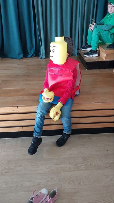 Stroj karnawalowy Lego Ludzik 6-9 lat