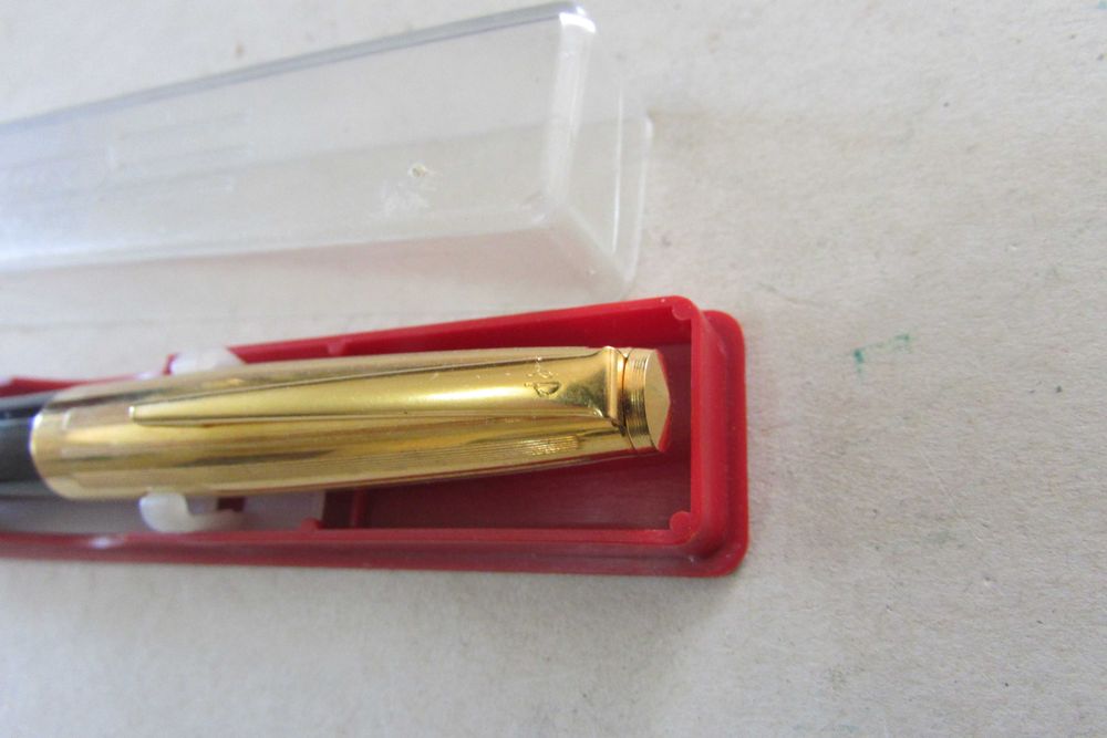 Ручка з золотим пером з СРСР   Харків  АР.