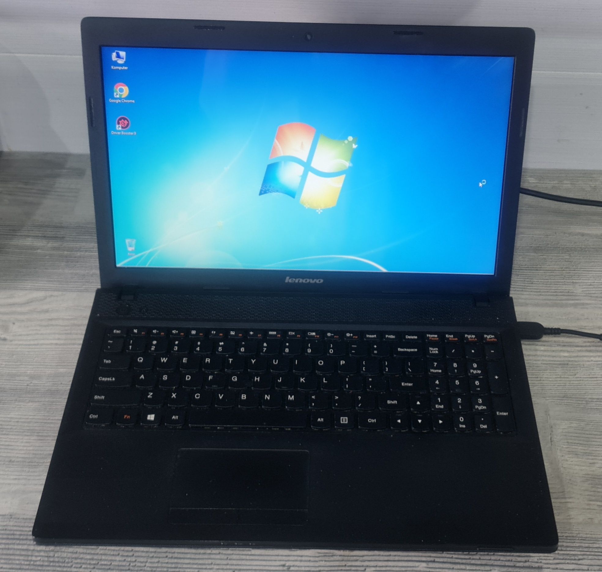 Tani laptop lenovo, AMD, 4GB ram 500GB hdd, 15,5 cala