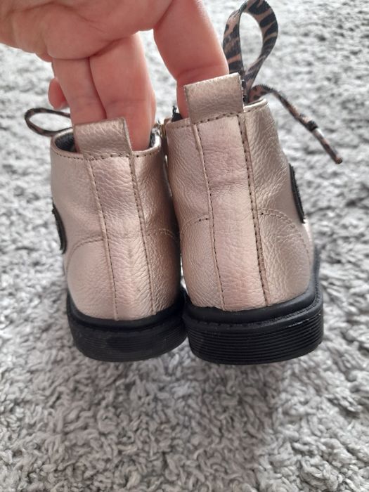 Продам ботіночки на дівчинку