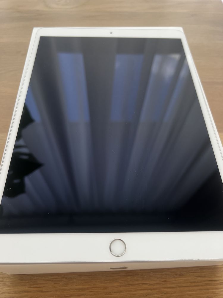 Apple iPad Air 3 Generacji, Wi-Fi 64GB  White