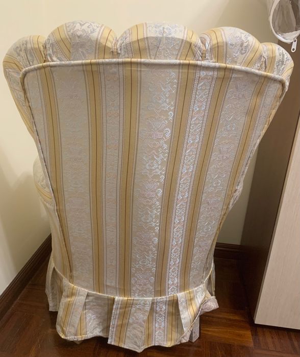 Cadeirão almofadado