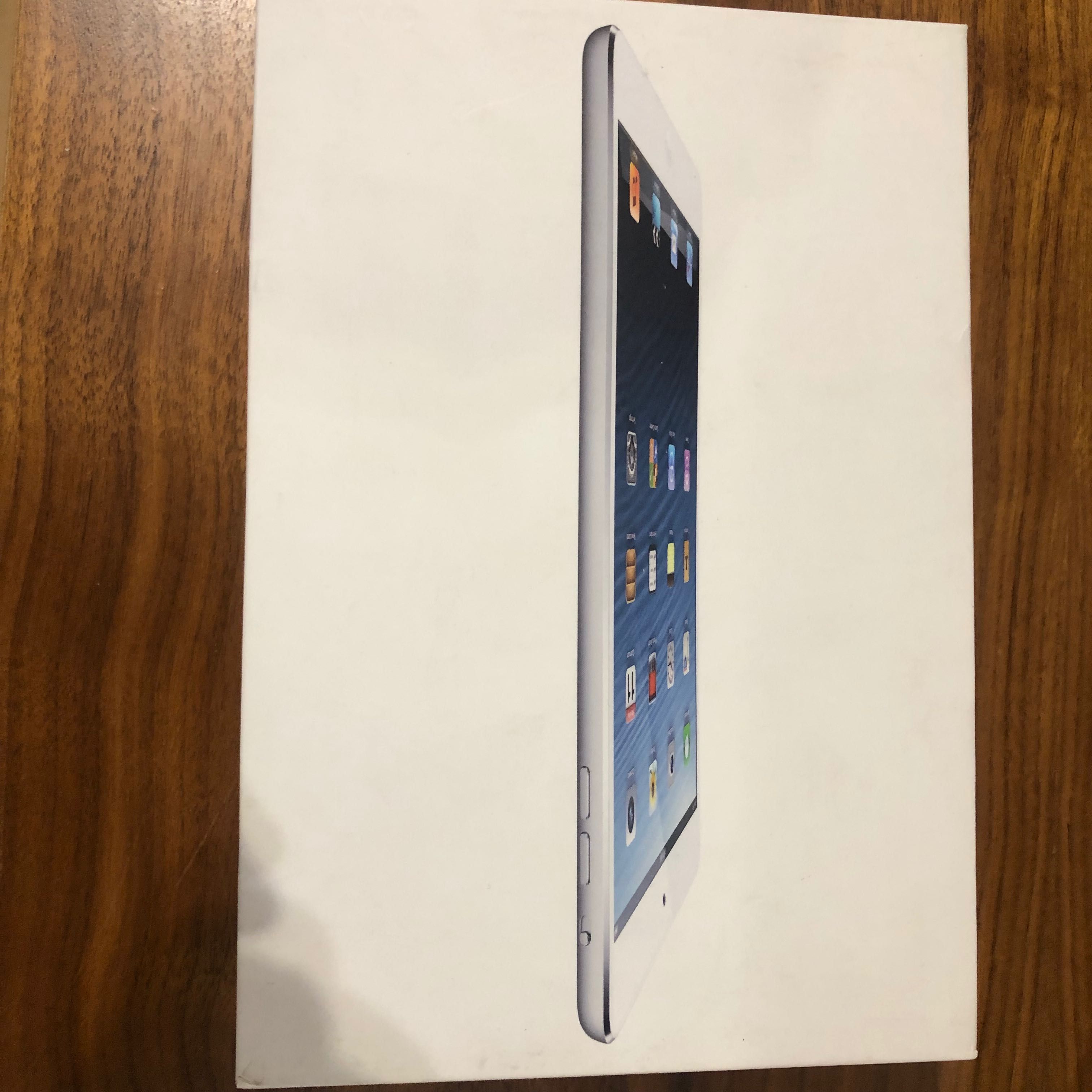 Планшет iPad mini 1