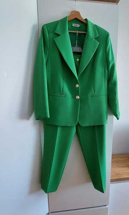 Garnitur damski, marynarka i spodnie