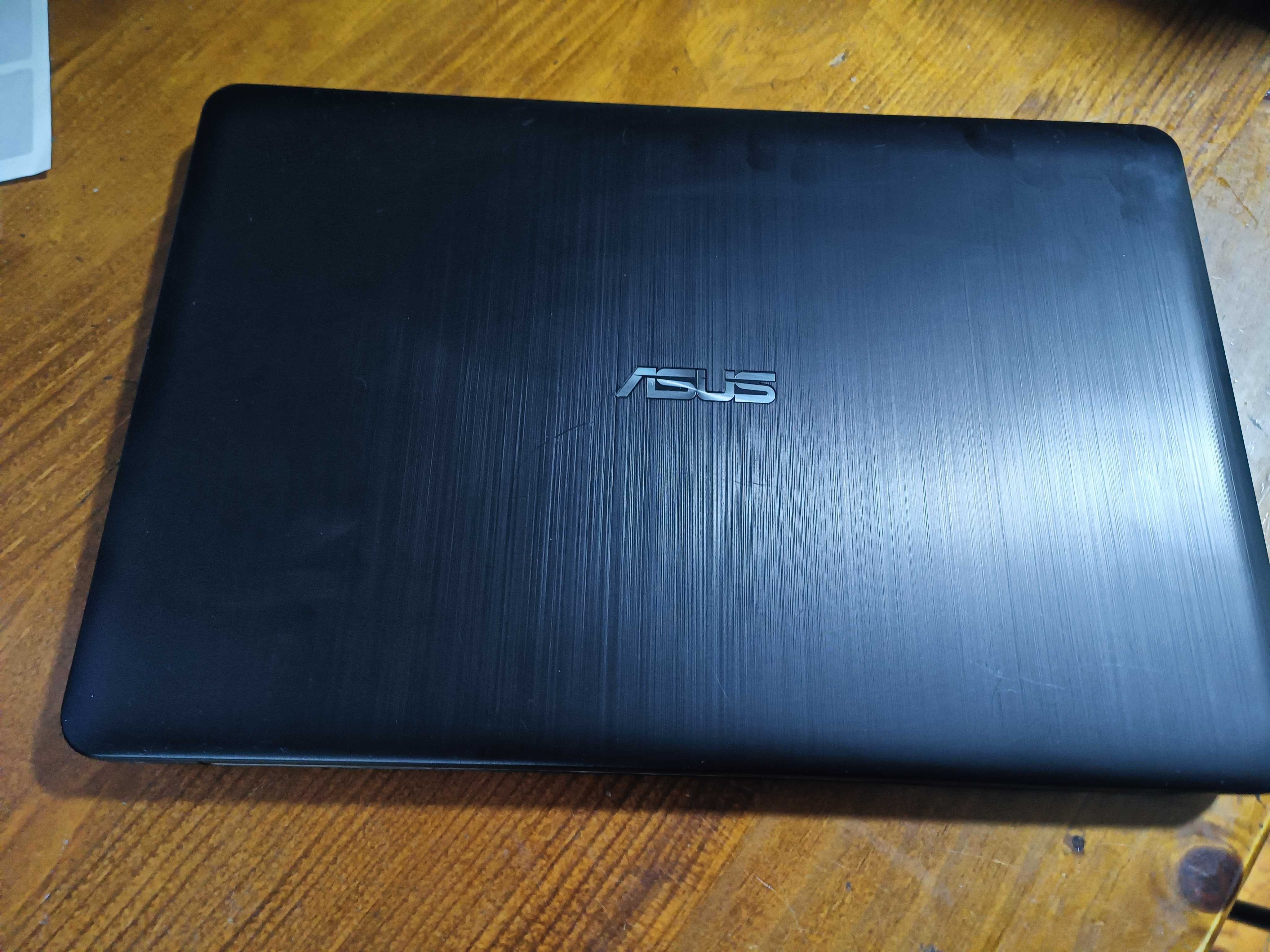 Portátil Asus A540L core I3