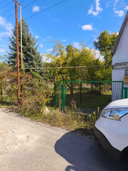 Продам 2-поверховий газифікований будинок з усіма зручностями,торг