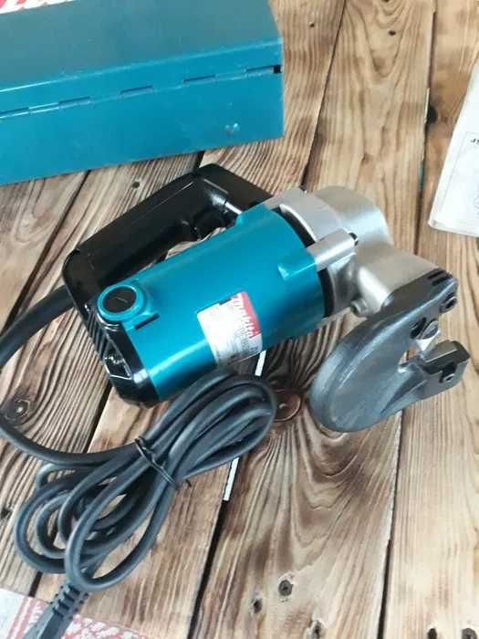 Листові ножиці для металу, электро ножницы. Makita JS3200 Макіта