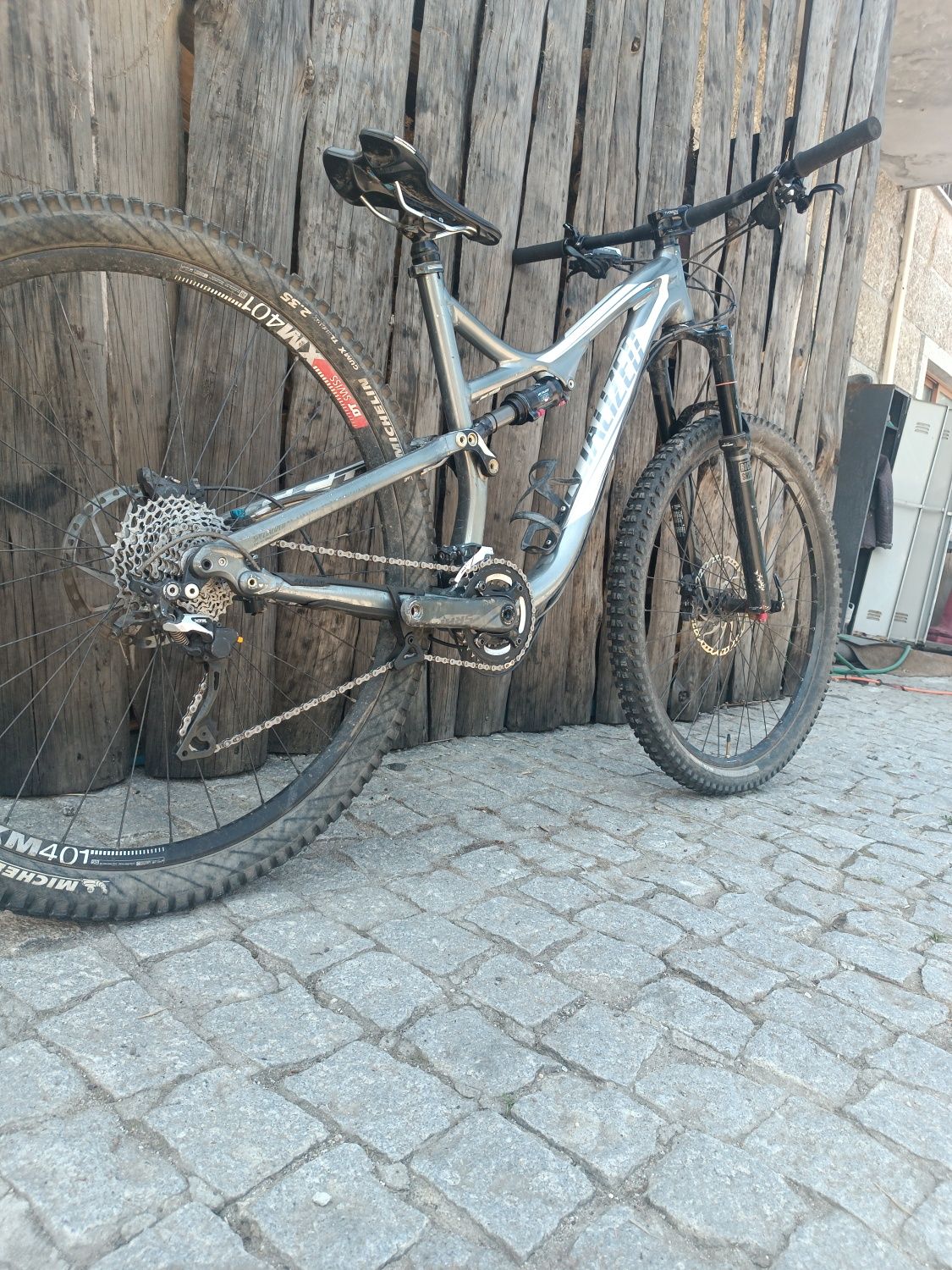 Bicicleta de enduro 29