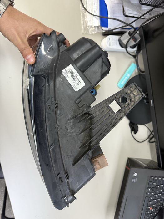 Lampa lampy przód Jeep Grand Cherokee WK2 lift. Prawa i lewa USA.