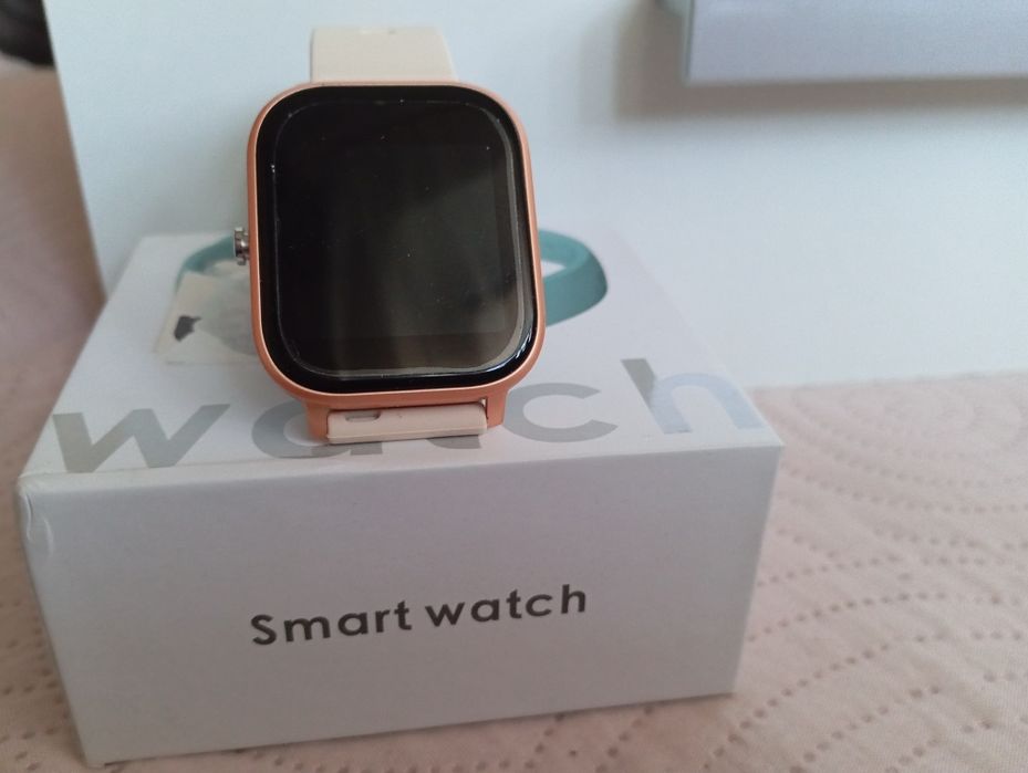 Smartwatch damski różowy pasek