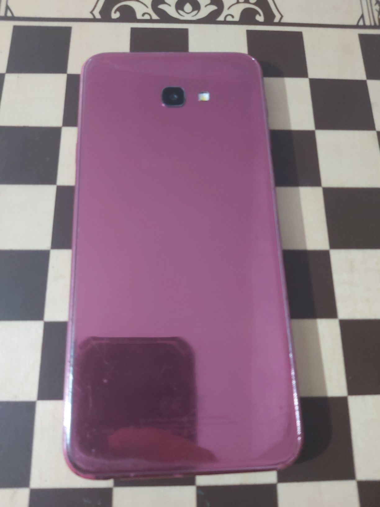 Продам Samsung j4plus