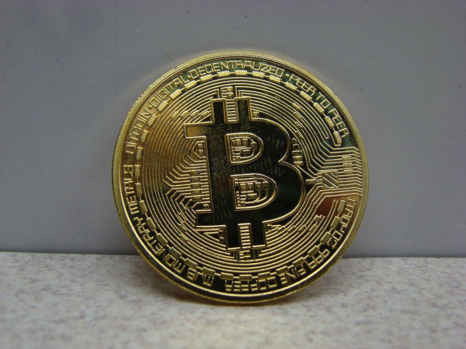 Złota moneta Bitcoin –  dla kolekcjonerów i pasjonatów kryptowalut