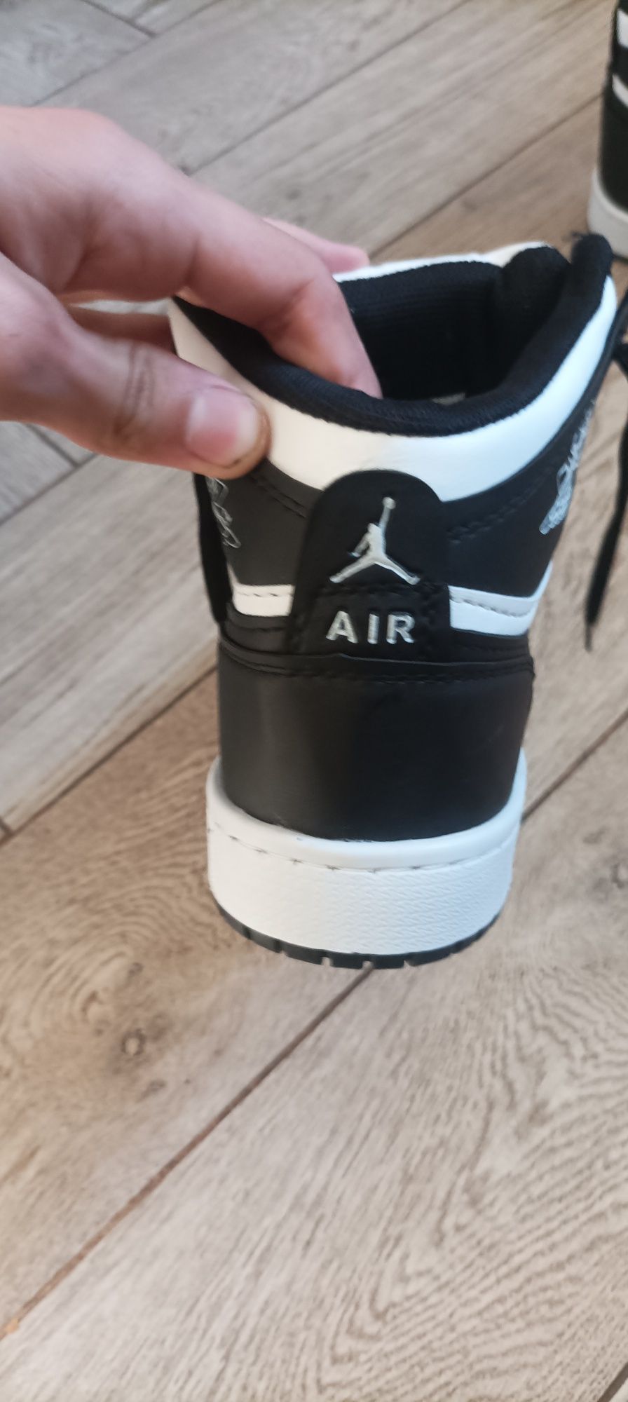 Nike Air Jordan 1 mid black&white