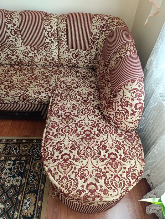 Кутовий диван, диван