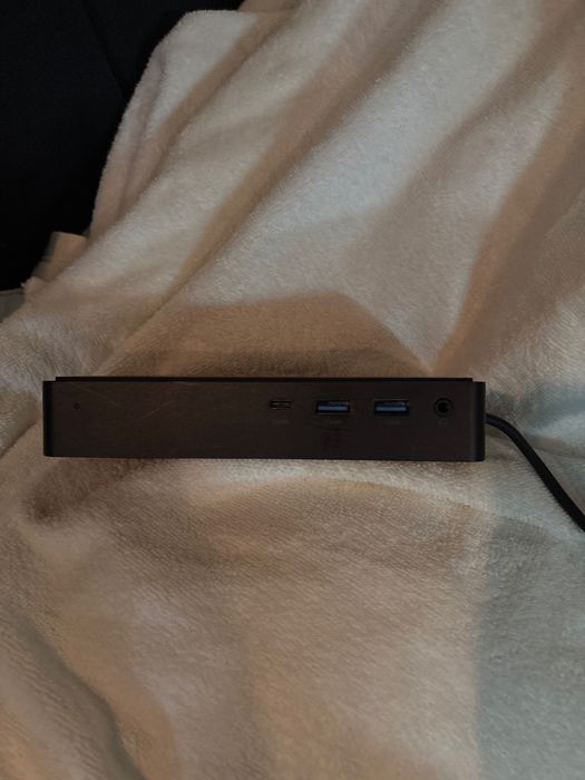 Docking Station Dell D6000 com Carregador Original – Excelente Estado