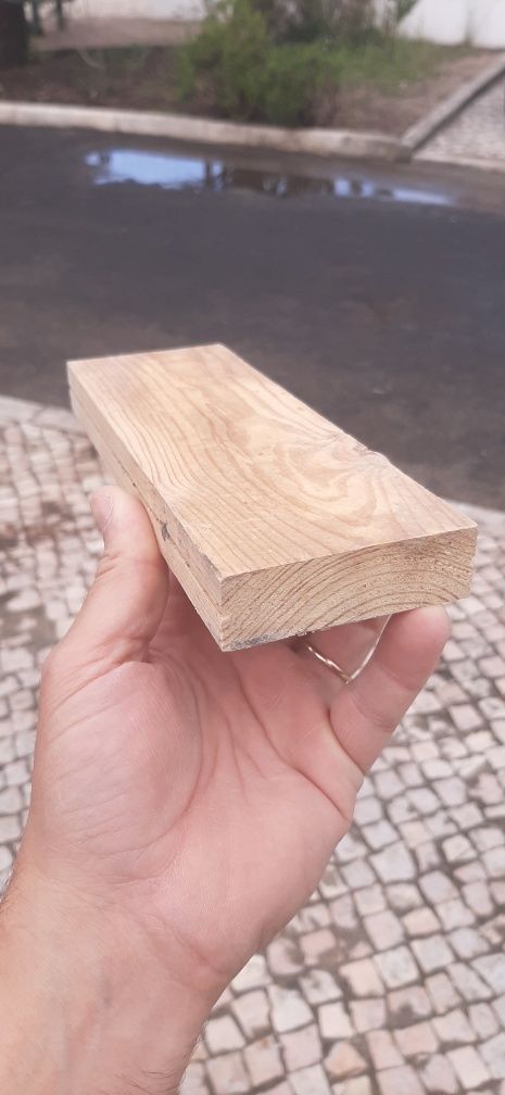 LIMPOS  Tacos 21x7 madeira de pinho  LIMPOS E RECTIFICADOS