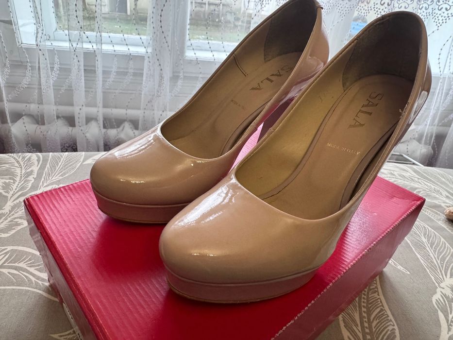 Жіноче взуття туфлі