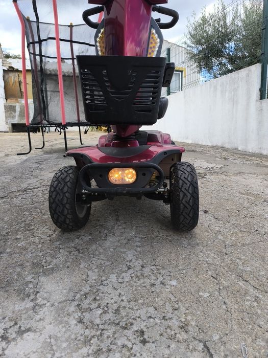 Scooter STANNAH MAX com bateria nova e em excelente estado.