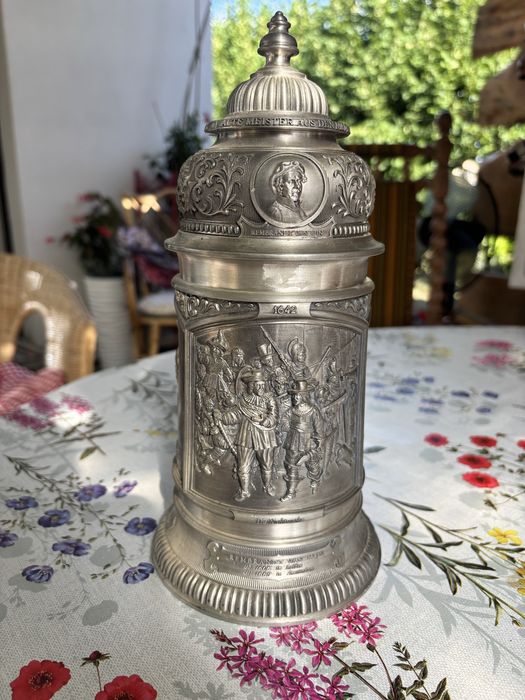 Zabytkowy kufel cynowy z wizerunkiem REMBRANDTa VAN RIJN super stan