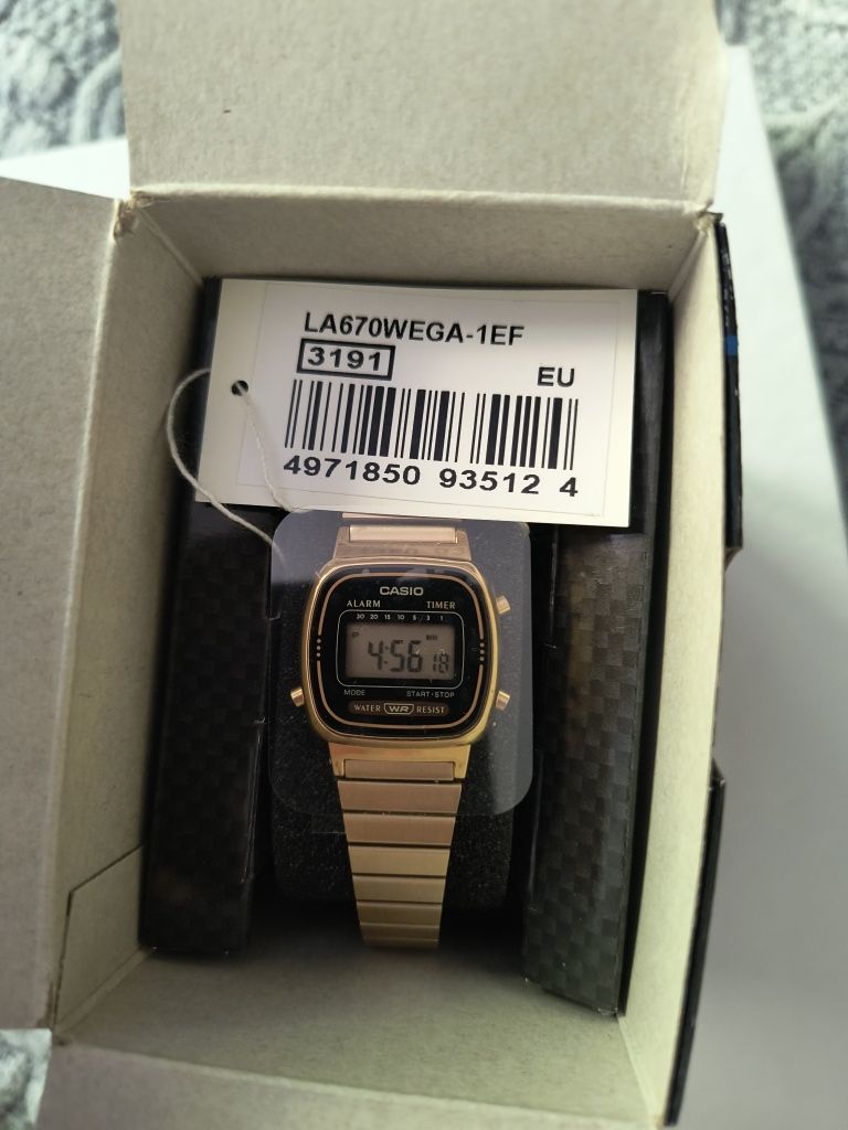 Zegarek cyfrowy Casio złoty oldschool