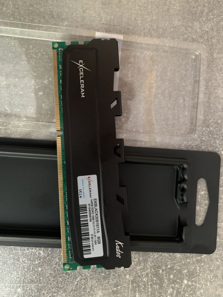 Продам модуль памʼяті exceleram DDR3 8GB black Kudos 1600 MHz