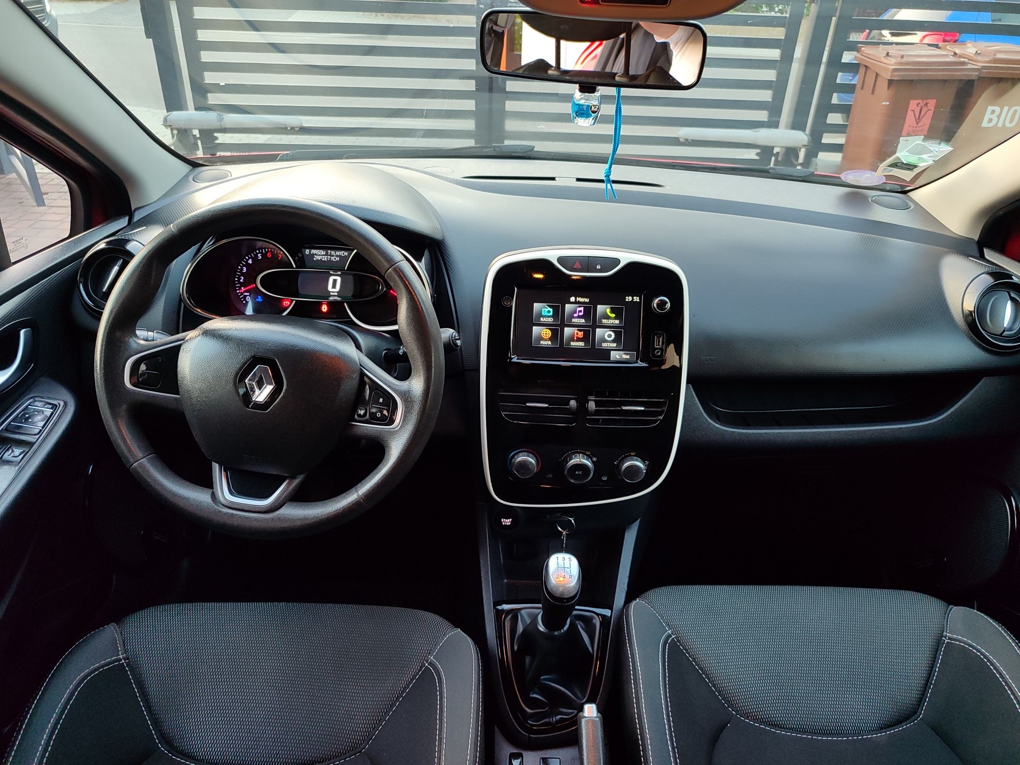 Renault Clio IV  2018r benzyna bogate wyposażenie