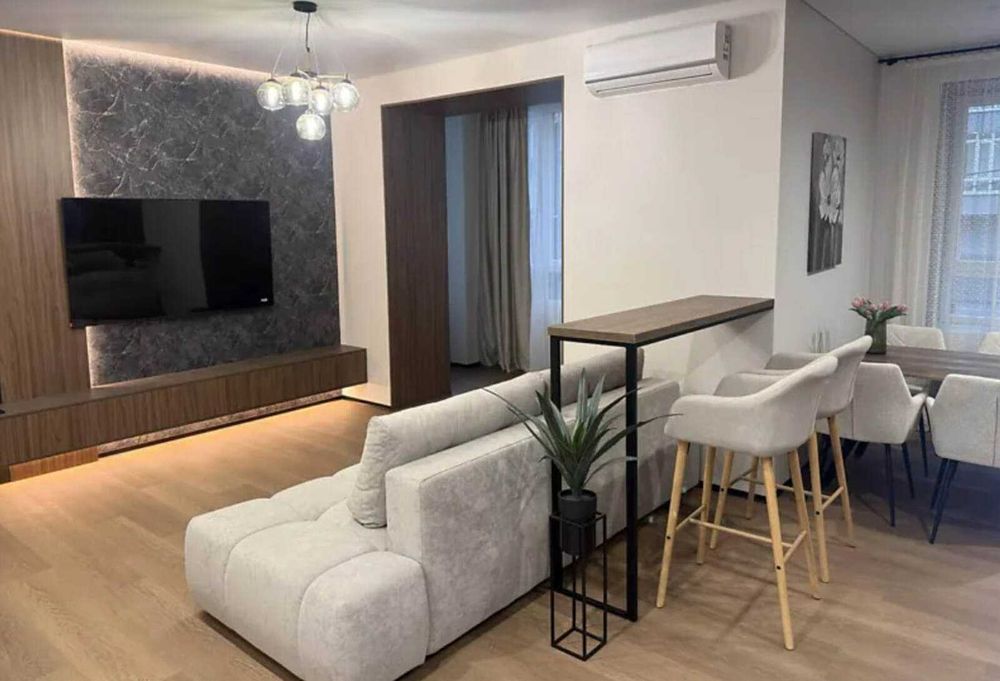 3 кімнатна в ЖК поряд озера