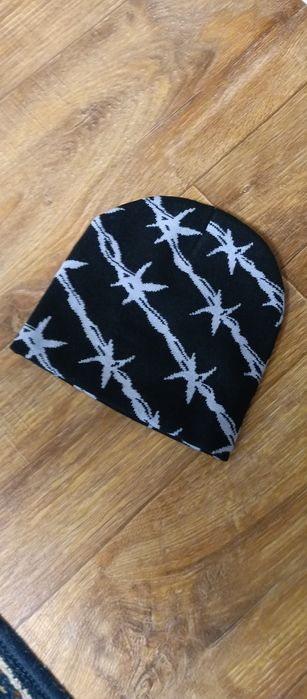 Шапка колючой проволки