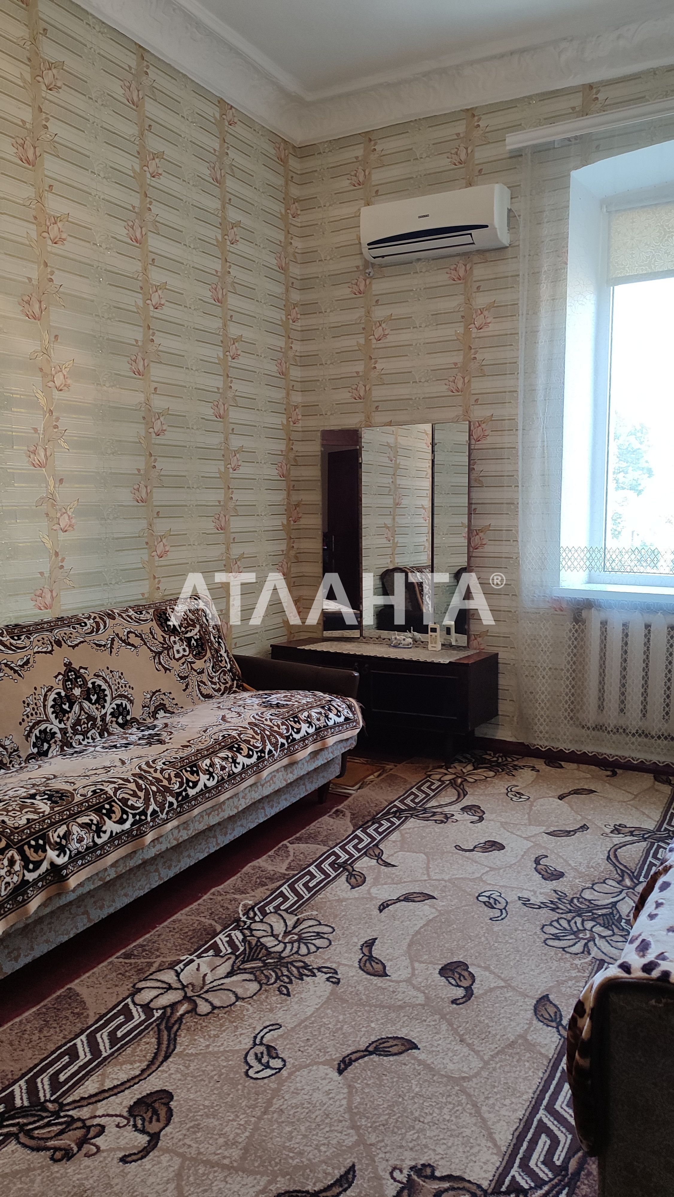 Продам кімнату у комунальній квартирі в центрі Одеси