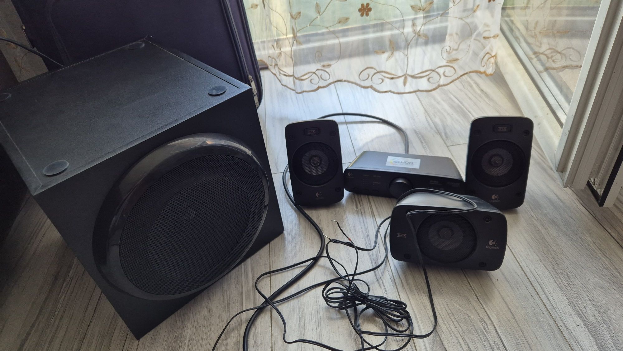 Głośniki Logitech z906 uszkodzone