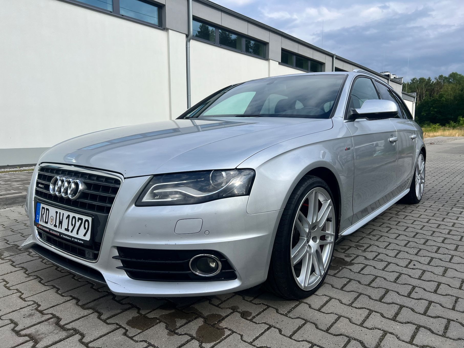 Audi A4 B8 S-Line 2.0 TFSI 211KM Quatrro Ledy Navi Alcantara Audi Drive Select