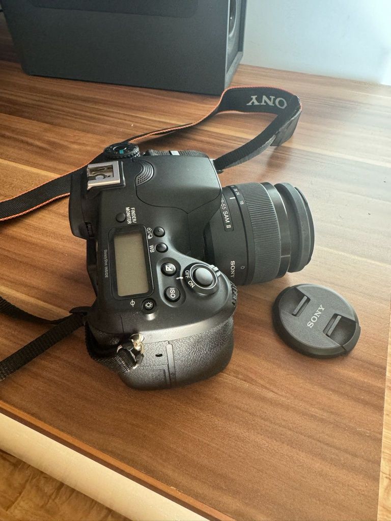 Sony Alpha A68 DT 18 – 55 mm F3.5-5.6 SAM II